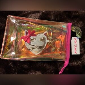 NWT Betsy Johnson white cat key fob.
